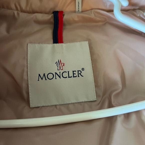 Moncler puffer authentic size xs - Picture 5 of 9